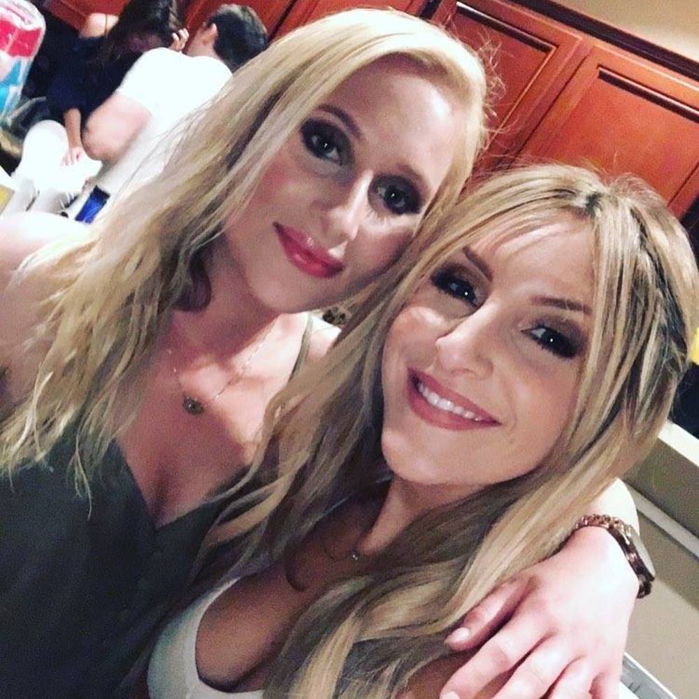 Meet your Posher, Shana